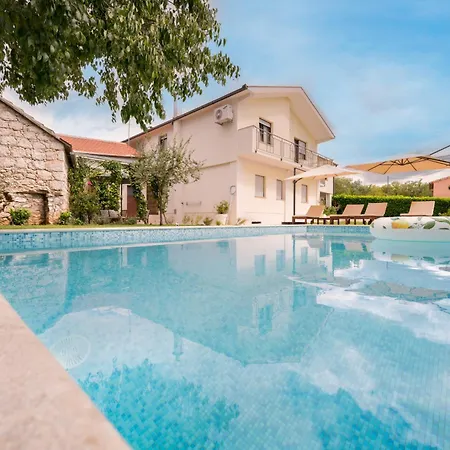 Mima Vacation Villa *