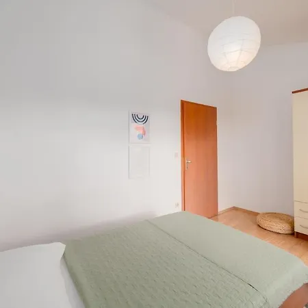 Mima Vacation Opanci